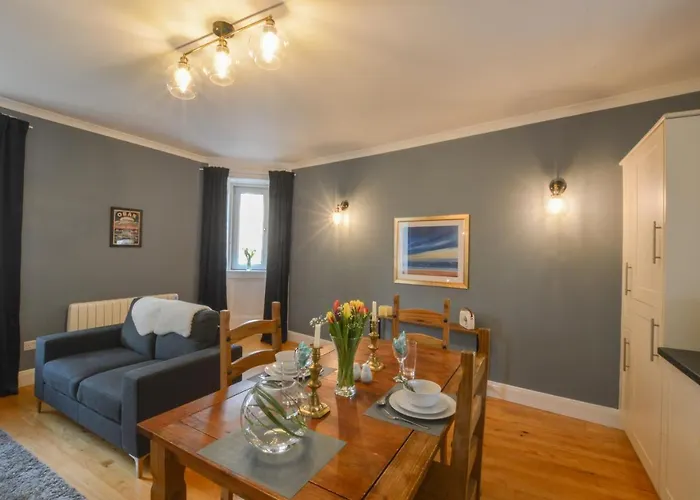 The Gallery Apartment - Oban Town Centre Apartment, Walkable To Ferry Terminal