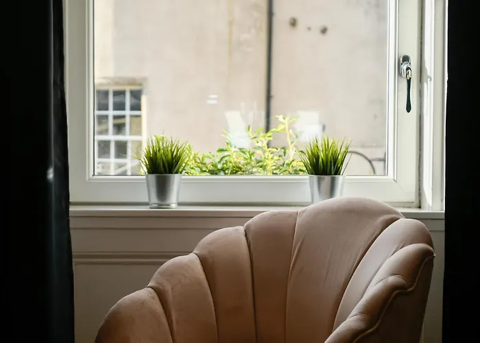 The Gallery Apartment - Oban Town Centre Apartment, Walkable To Ferry Terminal