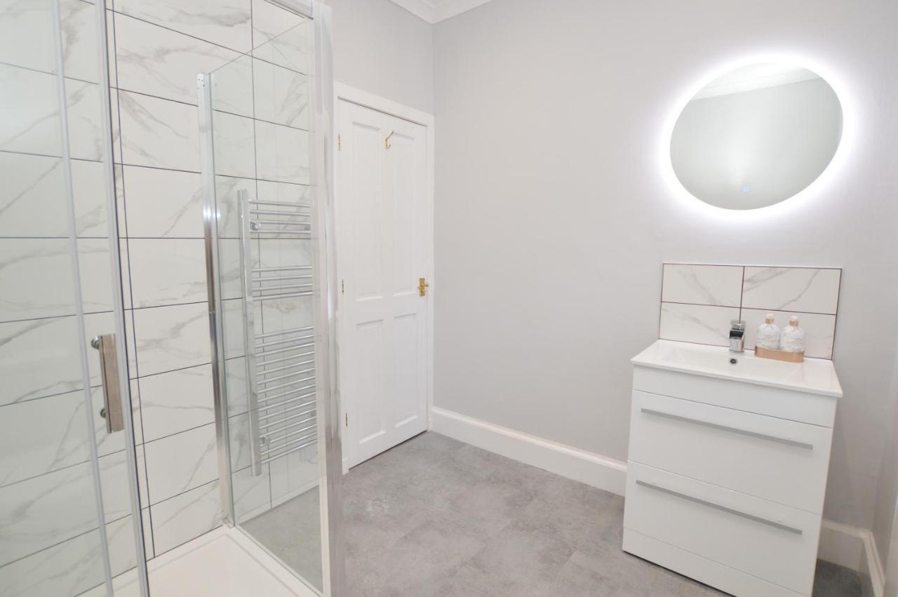 Apartment The Gallery - Town Centre Apartment, Walkable To Ferry Terminal *